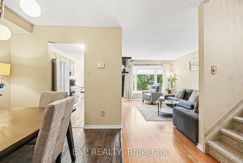 Photo 3 at 11 Longshire Circle, Nepean (Longfields), Ottawa