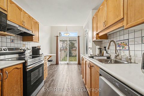 Photo 7 at 11 Longshire Circle, Nepean (Longfields), Ottawa
