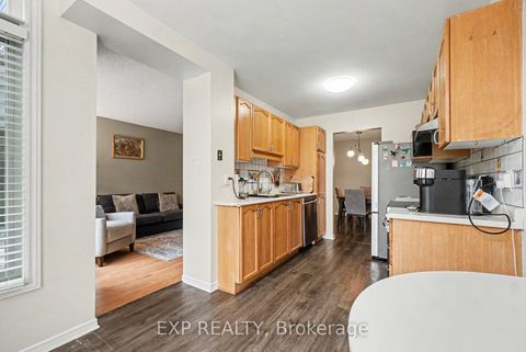 Photo 9 at 11 Longshire Circle, Nepean (Longfields), Ottawa