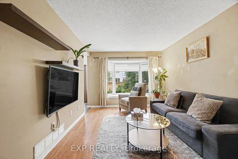 Photo 12 at 11 Longshire Circle, Nepean (Longfields), Ottawa