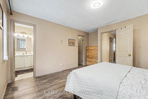 Photo 18 at 11 Longshire Circle, Nepean (Longfields), Ottawa