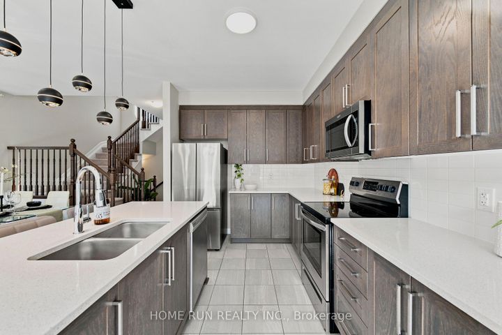 Photo 12 at 568 Lilith Street, Nepean (Heritage Park), Ottawa