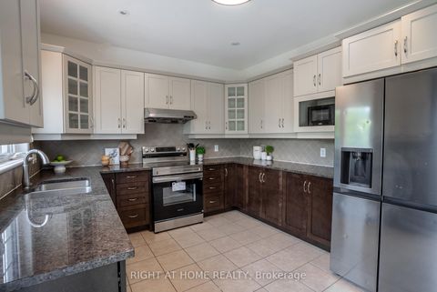 Photo 15 at 106 Sunita Crescent, Nepean (Stonebridge), Ottawa