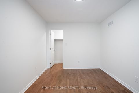 Photo 34 at 106 Sunita Crescent, Nepean (Stonebridge), Ottawa