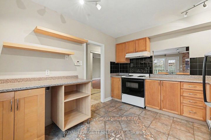 Photo 12 at 187 MONTEREY Drive, Nepean (Leslie Park), Ottawa