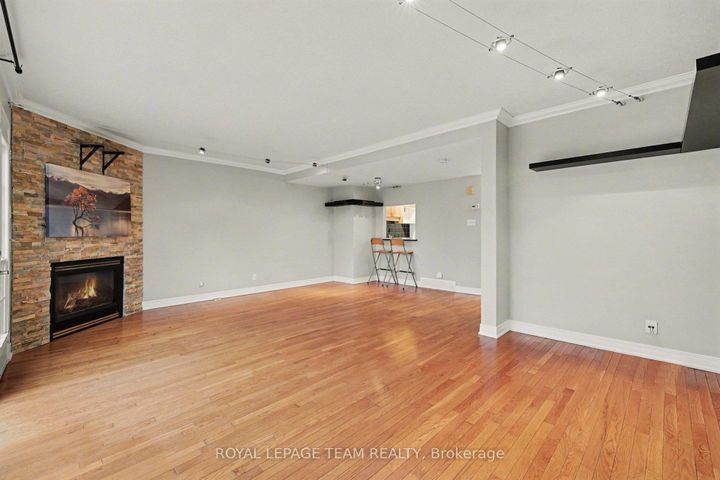 Photo 21 at 187 MONTEREY Drive, Nepean (Leslie Park), Ottawa