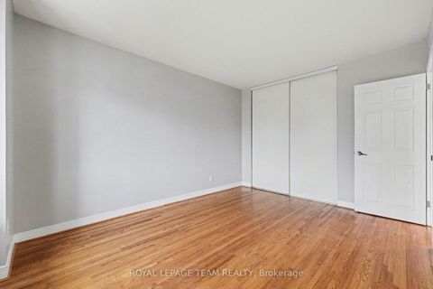 Photo 13 at 187 MONTEREY Drive, Nepean (Leslie Park), Ottawa