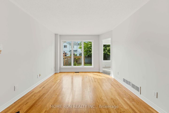 Photo 3 at 20 Redding Way, Nepean (Centrepointe), Ottawa