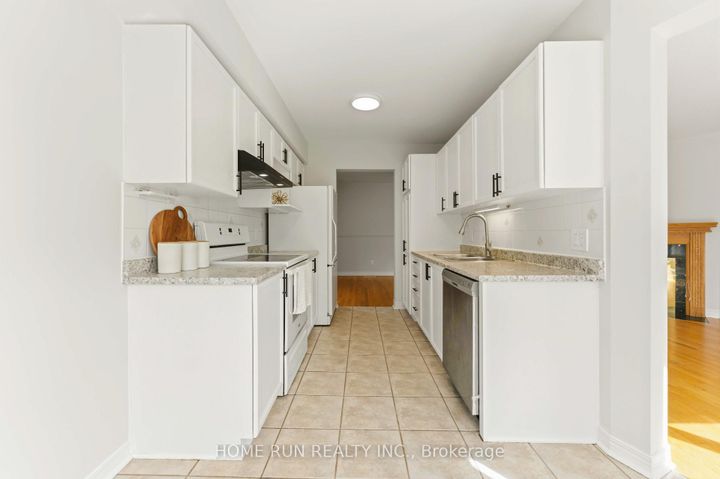 Photo 6 at 20 Redding Way, Nepean (Centrepointe), Ottawa