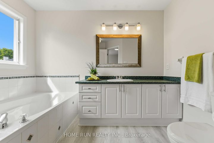 Photo 11 at 20 Redding Way, Nepean (Centrepointe), Ottawa