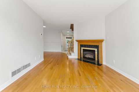 Photo 4 at 20 Redding Way, Nepean (Centrepointe), Ottawa
