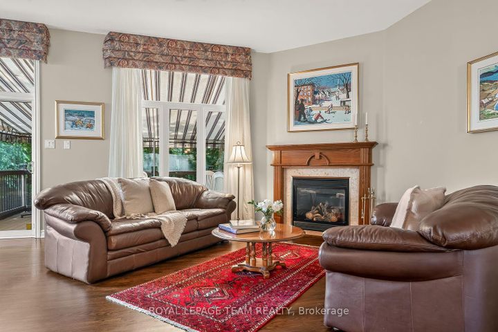 Photo 2 at 102 Golflinks Drive, Nepean (Stonebridge), Ottawa