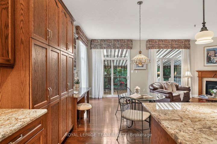 Photo 10 at 102 Golflinks Drive, Nepean (Stonebridge), Ottawa
