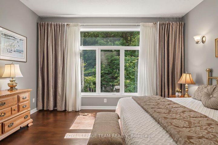 Photo 14 at 102 Golflinks Drive, Nepean (Stonebridge), Ottawa