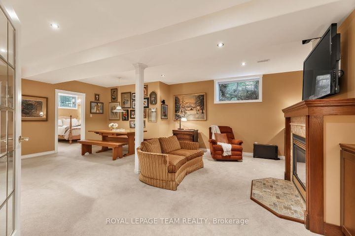 Photo 24 at 102 Golflinks Drive, Nepean (Stonebridge), Ottawa