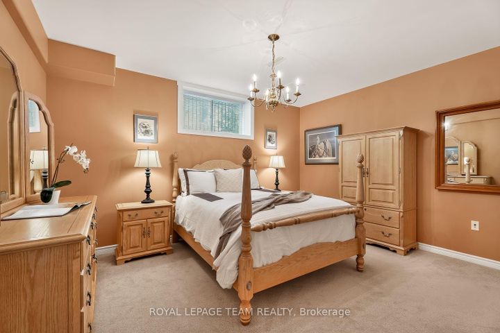 Photo 26 at 102 Golflinks Drive, Nepean (Stonebridge), Ottawa