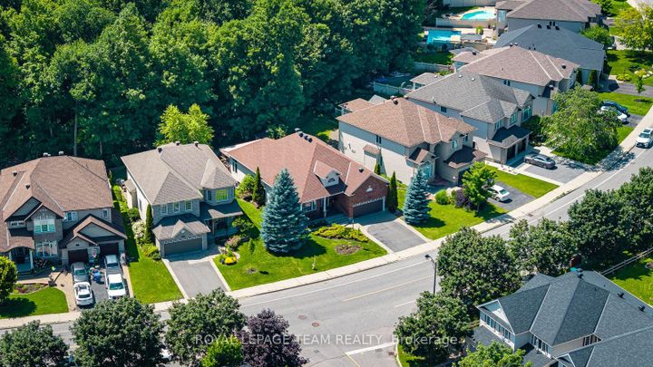 Photo 37 at 102 Golflinks Drive, Nepean (Stonebridge), Ottawa