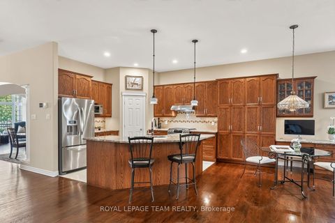 Photo 6 at 102 Golflinks Drive, Nepean (Stonebridge), Ottawa
