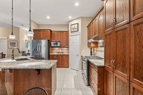 Photo 8 at 102 Golflinks Drive, Nepean (Stonebridge), Ottawa