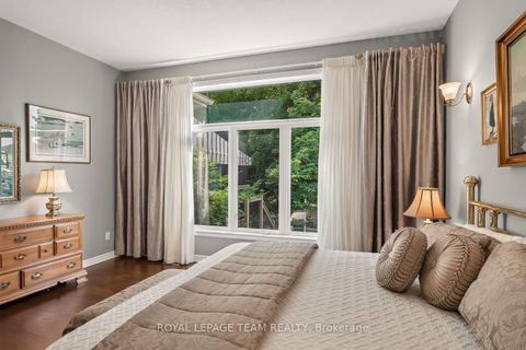 Photo 15 at 102 Golflinks Drive, Nepean (Stonebridge), Ottawa
