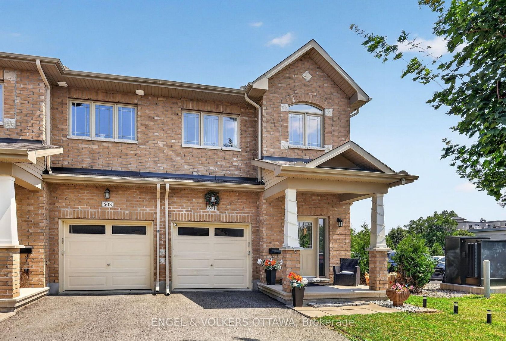 601 Via Campanale Avenue, Nepean (Longfields), Ottawa 