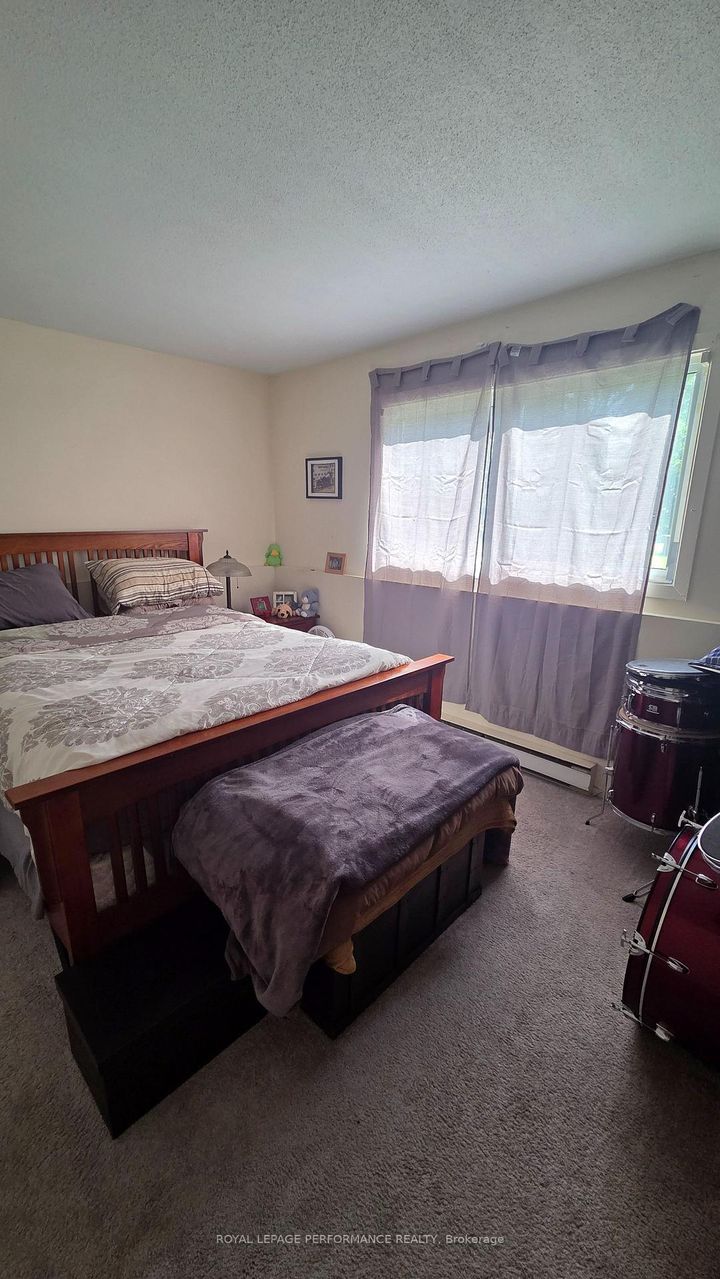 Photo 2 at 115 - 218 Viewmount Drive, Nepean (Borden Farm/Stewart Farm/Carleton Heights/Parkwood Hills), Ottawa