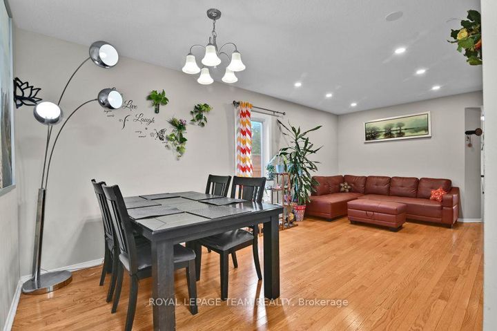 Photo 6 at 7 Karendale Street, Nepean (Barrhaven East), Ottawa
