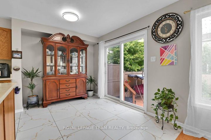 Photo 10 at 7 Karendale Street, Nepean (Barrhaven East), Ottawa
