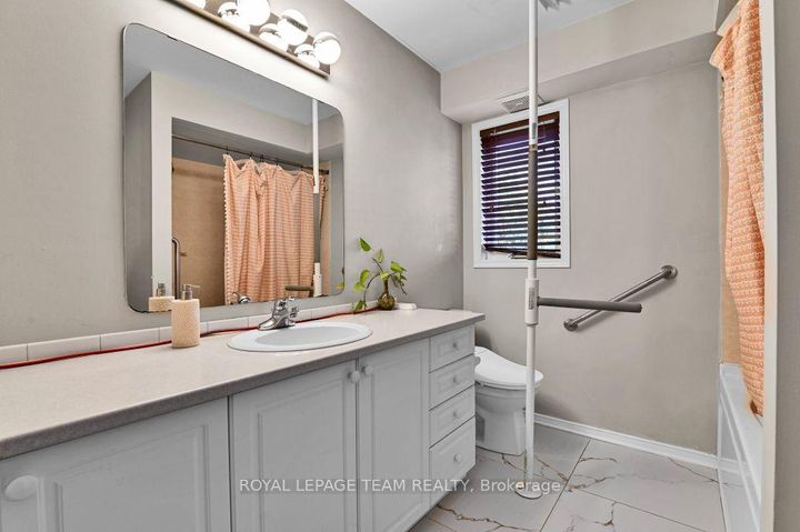 Photo 16 at 7 Karendale Street, Nepean (Barrhaven East), Ottawa