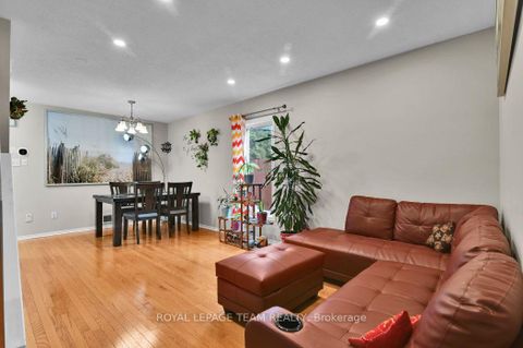 Photo 5 at 7 Karendale Street, Nepean (Barrhaven East), Ottawa