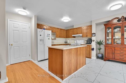 Photo 7 at 7 Karendale Street, Nepean (Barrhaven East), Ottawa