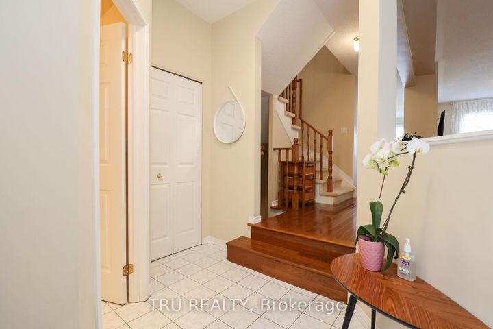 Photo 5 at 186 Daventry Crescent, Nepean (Longfields), Ottawa