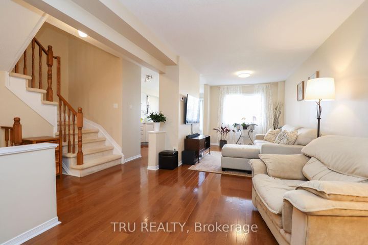 Photo 9 at 186 Daventry Crescent, Nepean (Longfields), Ottawa