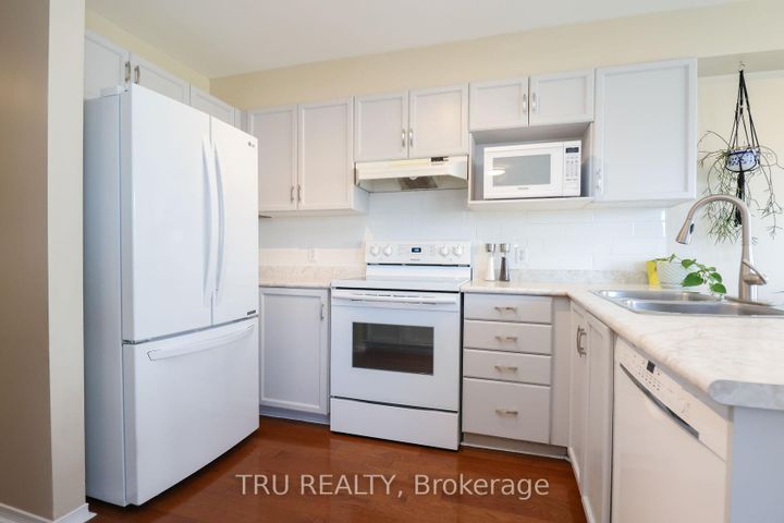 Photo 12 at 186 Daventry Crescent, Nepean (Longfields), Ottawa