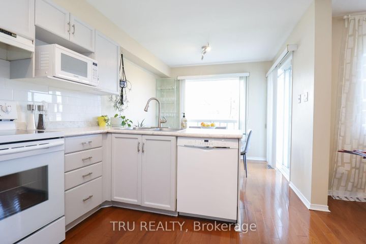 Photo 14 at 186 Daventry Crescent, Nepean (Longfields), Ottawa