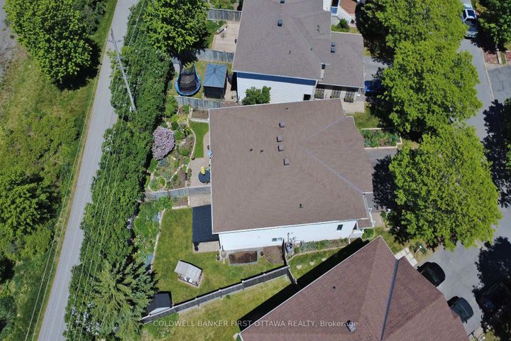 Photo 3 at 58 Boulder Way, Nepean (Longfields), Ottawa