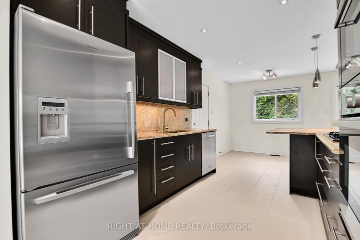 Photo 8 at 9 Leetom Crescent, Nepean (Pheasant Run), Ottawa