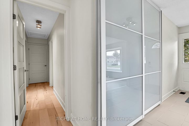 Photo 13 at 9 Leetom Crescent, Nepean (Pheasant Run), Ottawa