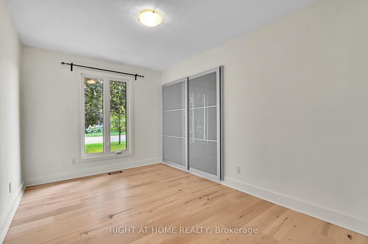 Photo 15 at 9 Leetom Crescent, Nepean (Pheasant Run), Ottawa