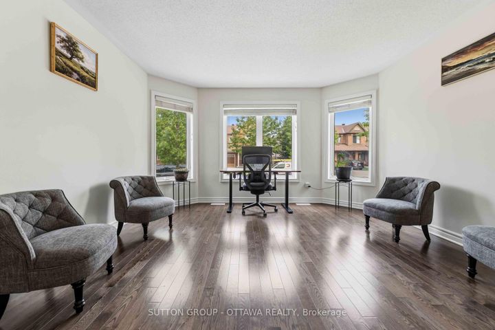 Photo 6 at 120 Dunforest Terrace, Nepean (Strandherd), Ottawa