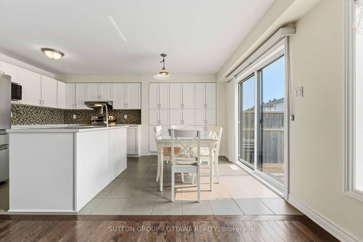 Photo 11 at 120 Dunforest Terrace, Nepean (Strandherd), Ottawa