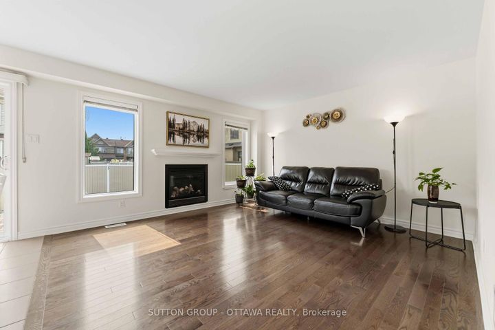 Photo 14 at 120 Dunforest Terrace, Nepean (Strandherd), Ottawa