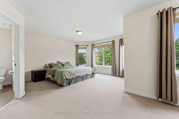 Photo 16 at 120 Dunforest Terrace, Nepean (Strandherd), Ottawa