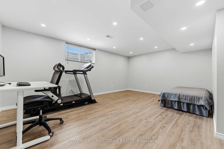 Photo 36 at 120 Dunforest Terrace, Nepean (Strandherd), Ottawa