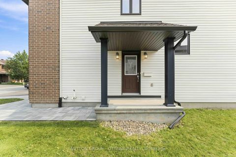 Photo 2 at 120 Dunforest Terrace, Nepean (Strandherd), Ottawa