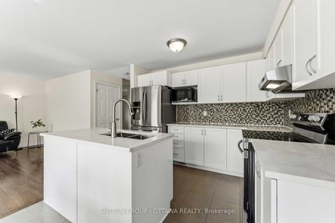 Photo 12 at 120 Dunforest Terrace, Nepean (Strandherd), Ottawa