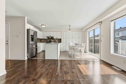 Photo 13 at 120 Dunforest Terrace, Nepean (Strandherd), Ottawa