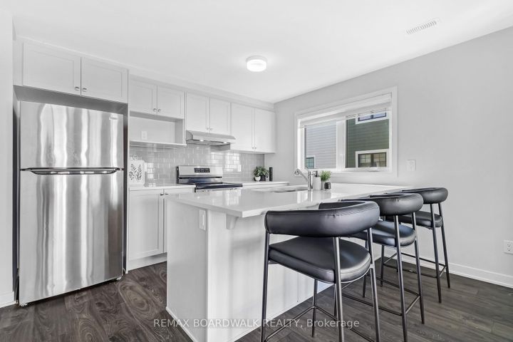 Photo 9 at 210 VERULAM Street, Nepean (Heritage Park), Ottawa