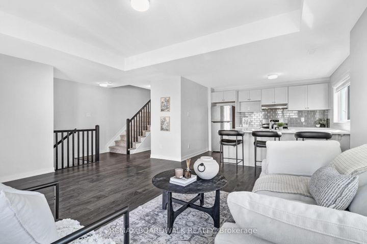 Photo 11 at 210 VERULAM Street, Nepean (Heritage Park), Ottawa