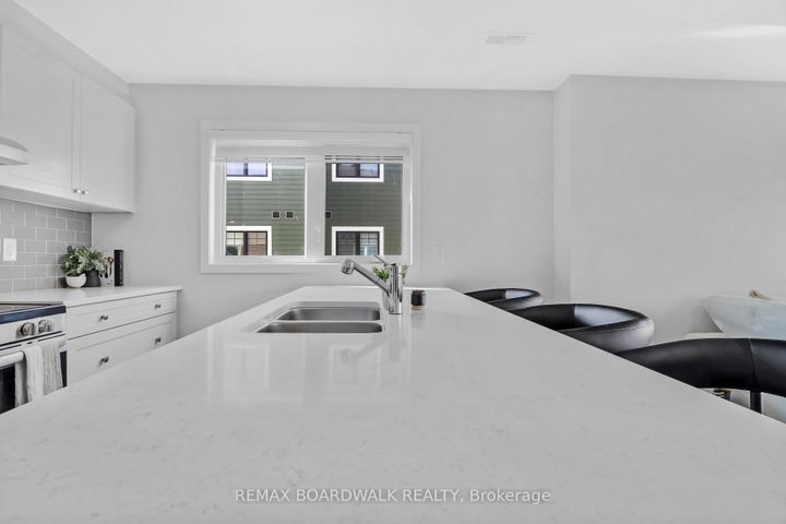 Photo 12 at 210 VERULAM Street, Nepean (Heritage Park), Ottawa